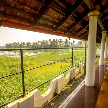 Palmy Lake Resort Alappuzha Exterior photo