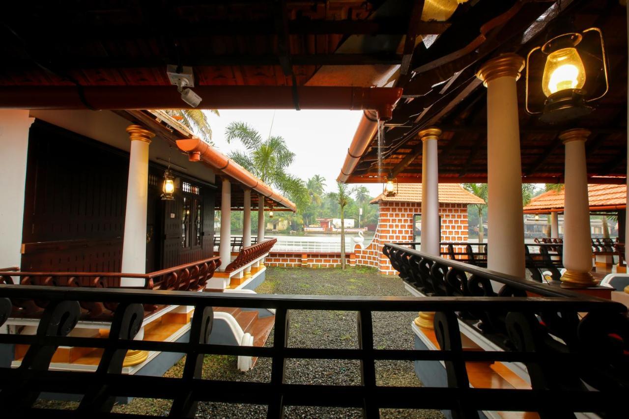 Palmy Lake Resort Alappuzha Exterior photo